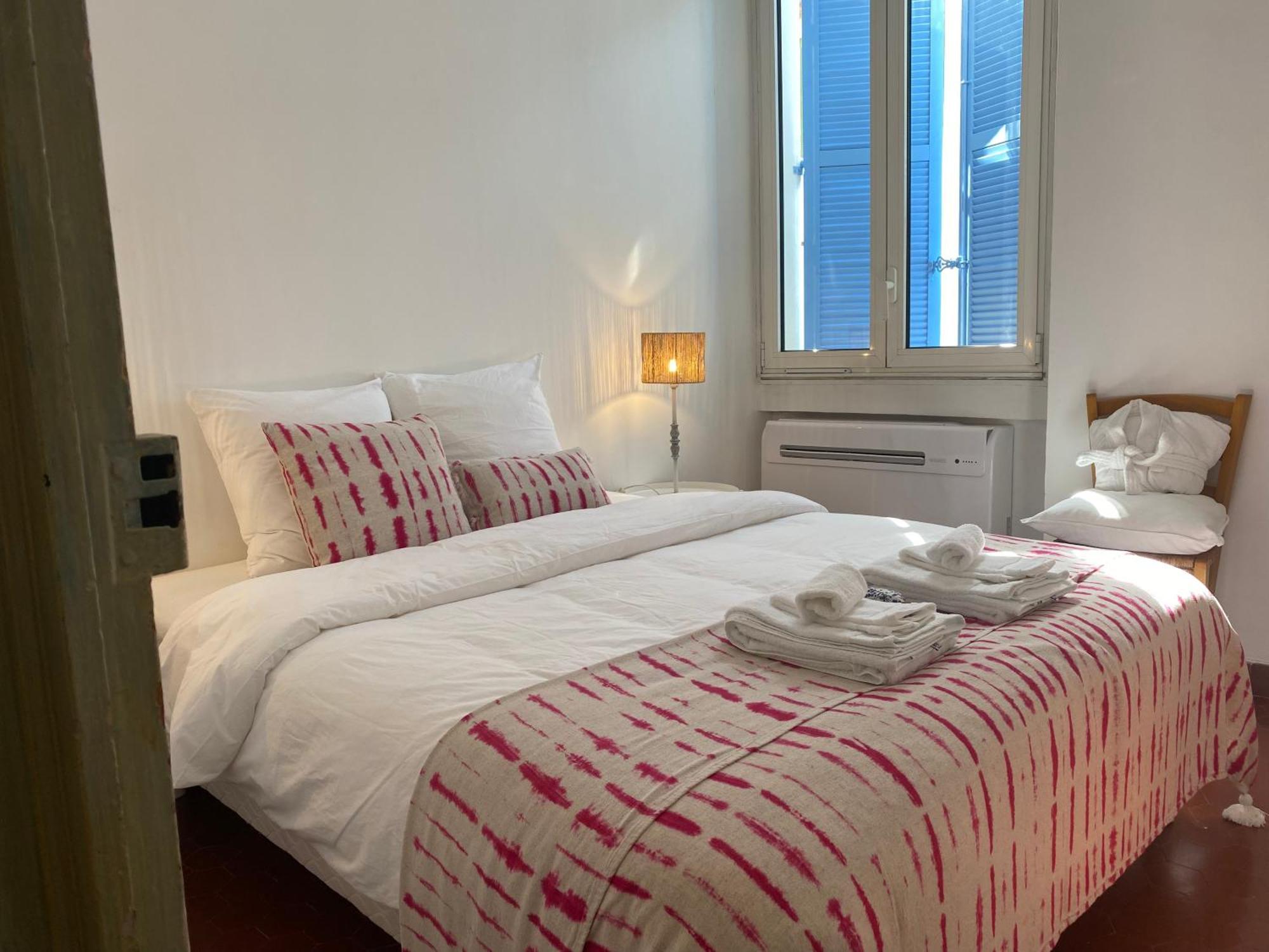 Click! Casa Lamartine Fabulous Ideal Location Walk To All!!! Cassis Esterno foto
