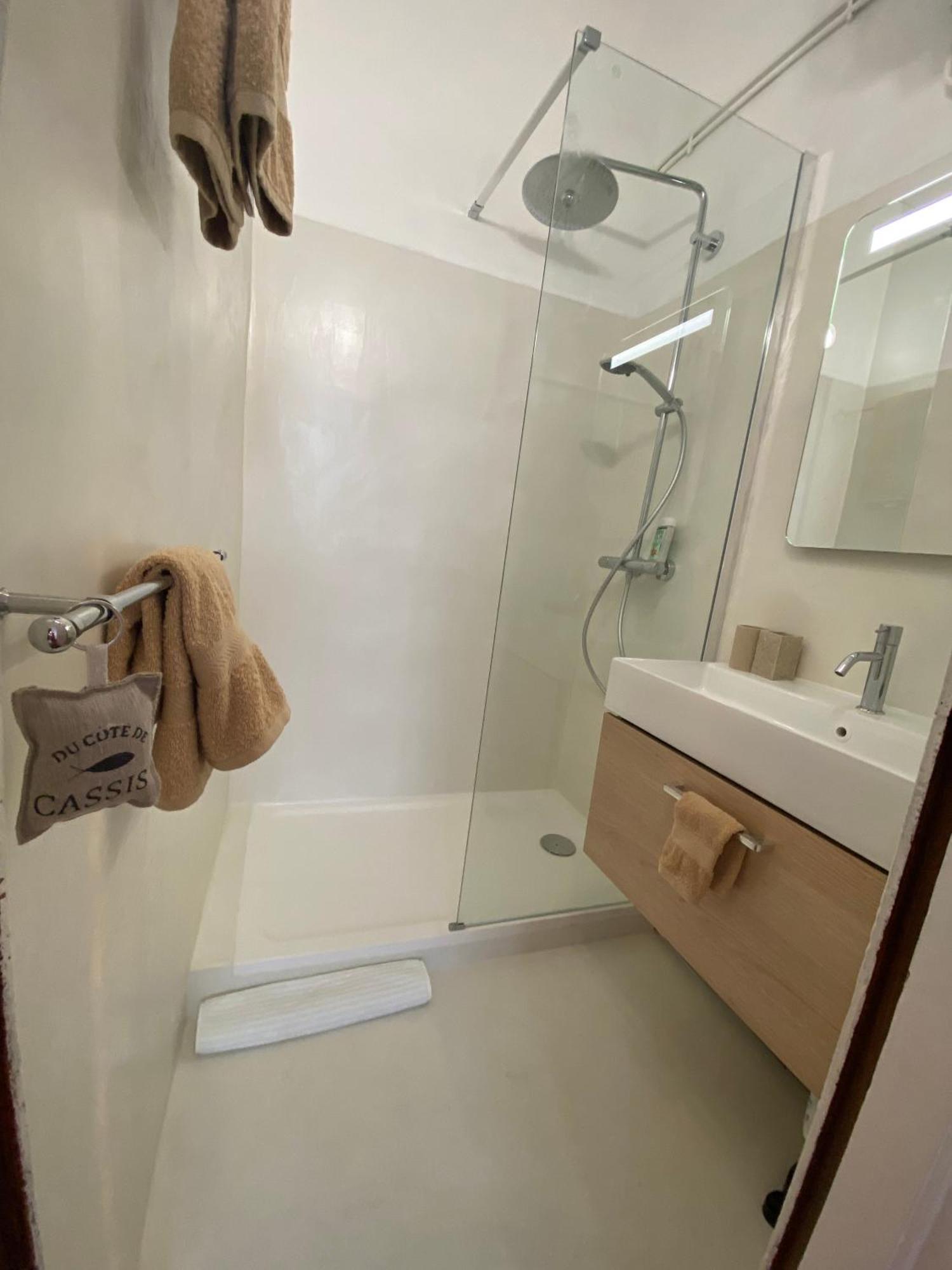 Click! Casa Lamartine Fabulous Ideal Location Walk To All!!! Cassis Esterno foto